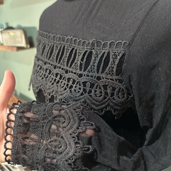 Rare Editions Black Vintage Velvet Dress with Lace Embellishments size XS 🦄 - Picture 4 of 8